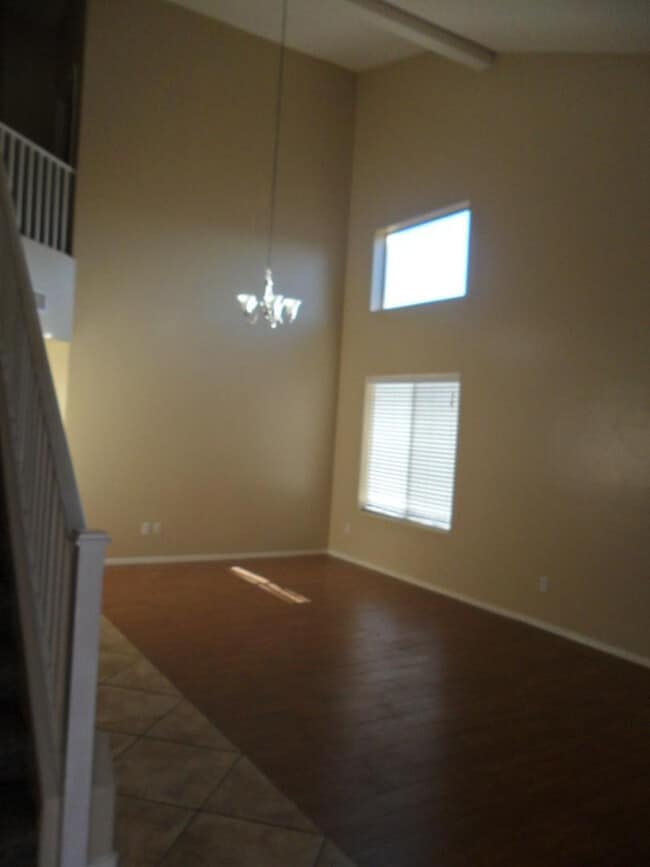 Building Photo - 25863 W Elizabeth Ave