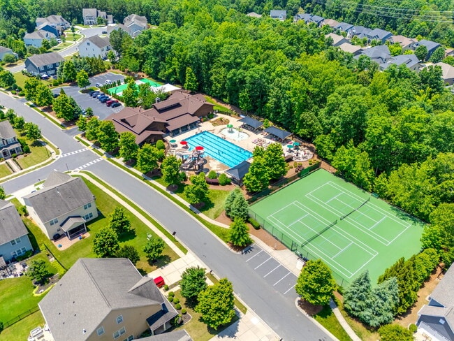 Building Photo - Amenity-Rich neighborhood!