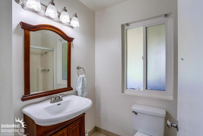 Building Photo - Beautiful 3Bdm 2Ba Home in Oceanside!