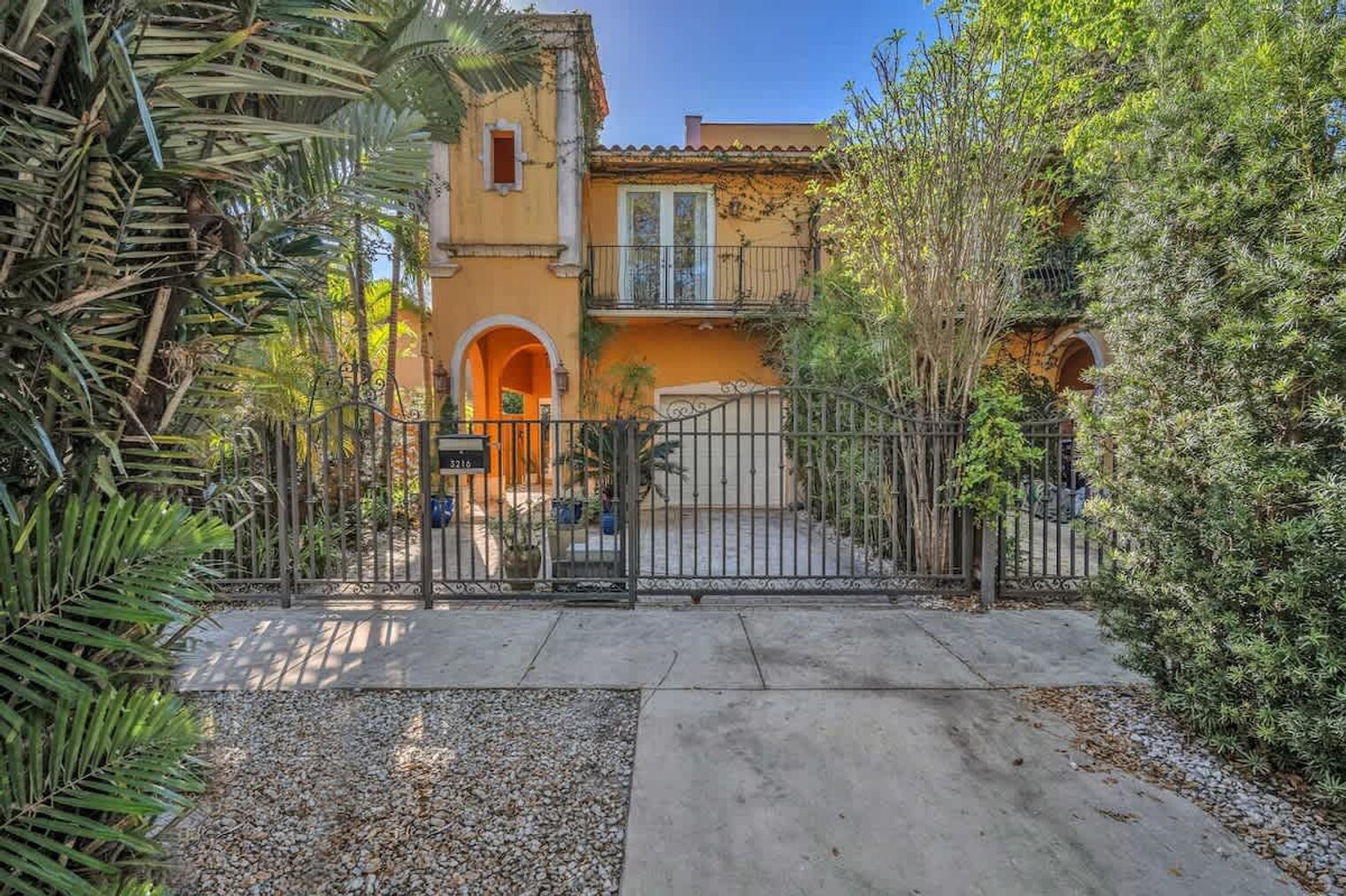 Building Photo - 3216 Gifford Ln