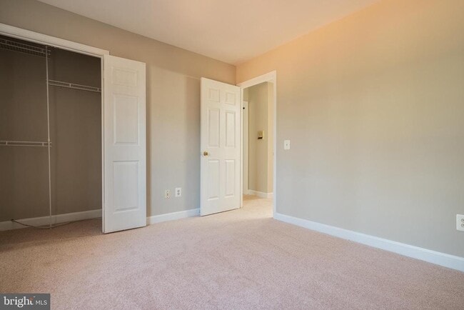 Building Photo - 3554 S George Mason Dr