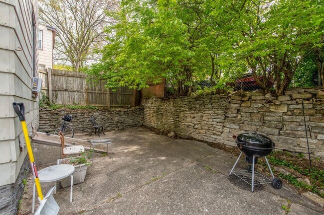 Building Photo - 2314 Victor St