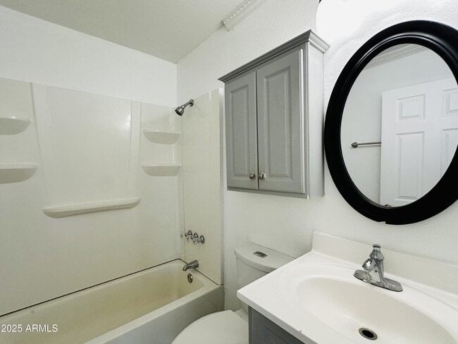 Building Photo - 316 N 84th Pl