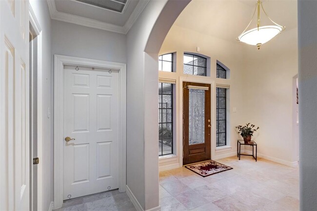 Building Photo - 3115 Evergreen Oak Dr