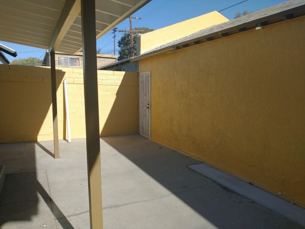 Building Photo - 8038 De Garmo Ave