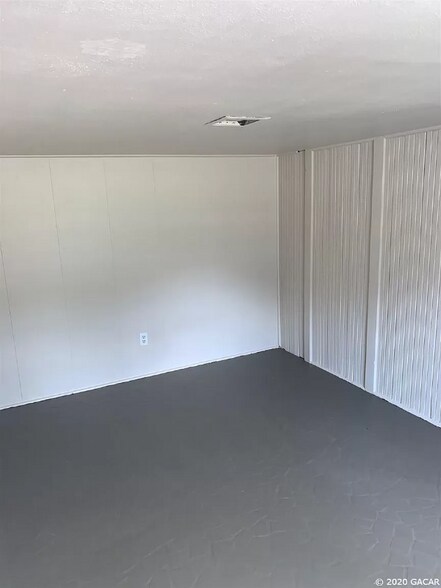 Building Photo - 929 SW 13th St