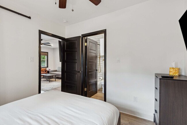 Building Photo - 309 N McLean Blvd