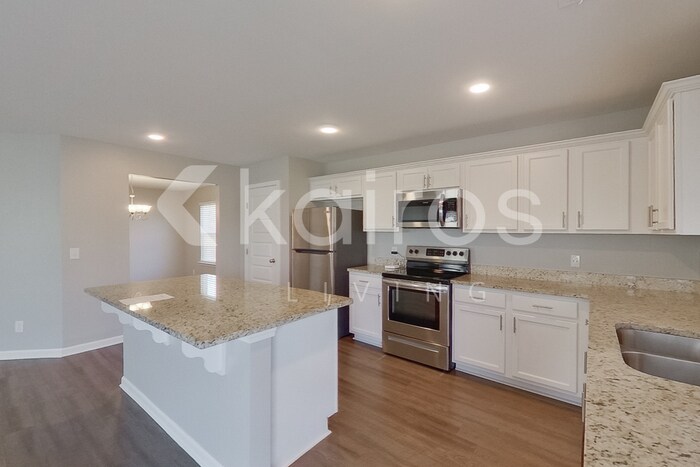 Building Photo - 210 Western Red Cedar Dr