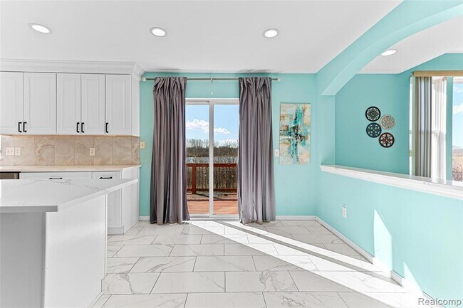 Building Photo - 30575 Hogan Ln