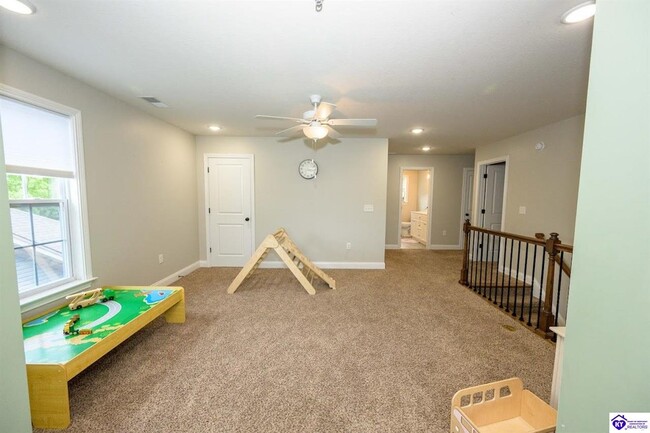 Building Photo - 907 Leafland Pl