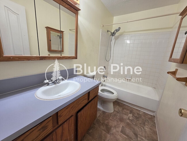 Building Photo - 2137 Meppen Dr
