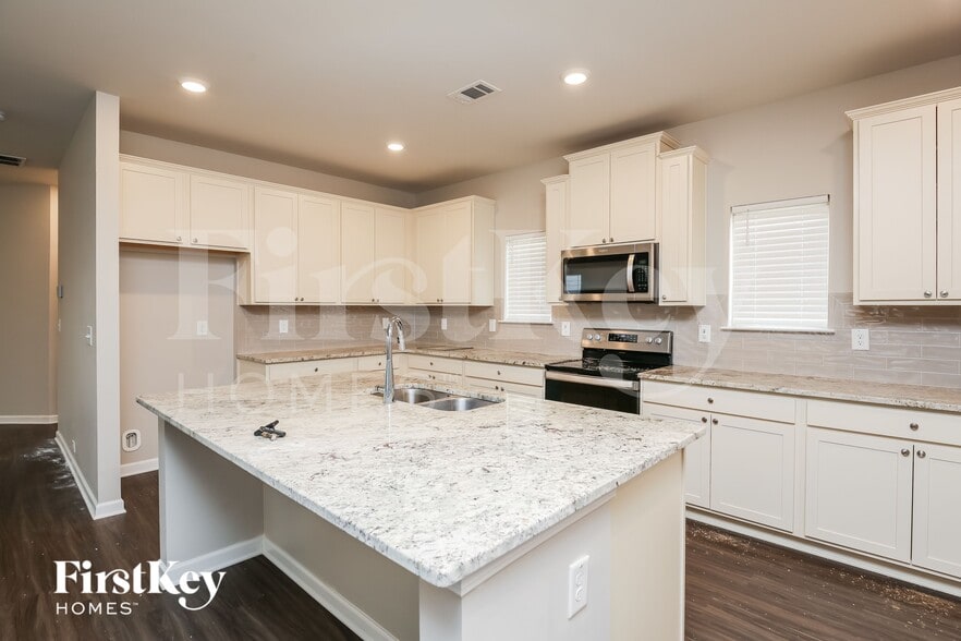 Building Photo - 2476 Morgan Spring Ln