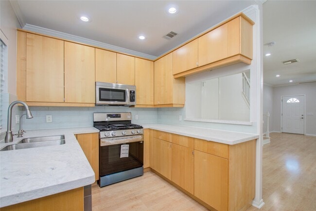 Building Photo - 2910 Grants Lake Blvd