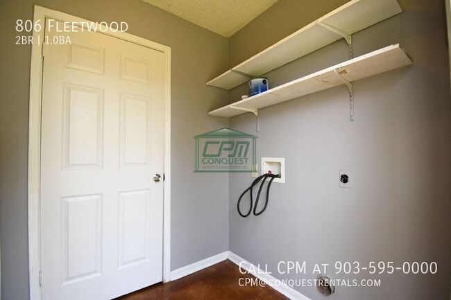 Building Photo - 806 Fleetwood-