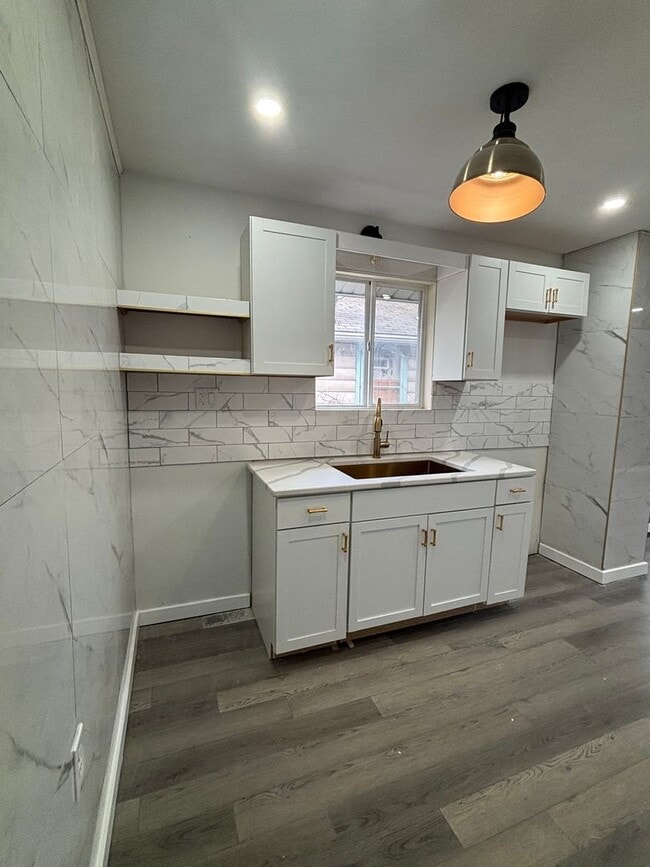 Building Photo - Charming 3-Bedroom Home with Updated Features – Room to Live and Grow