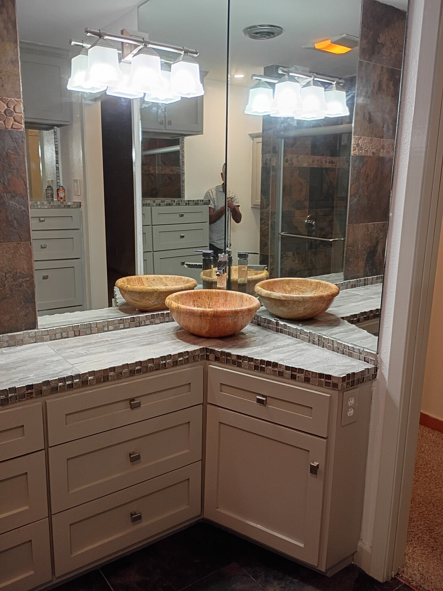 Building Photo - 706 Continental Dr