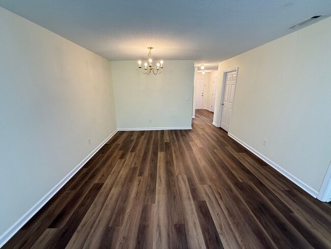 Building Photo - 6-4 Pintail Ct