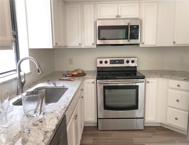 Building Photo - 1664 Starling Dr