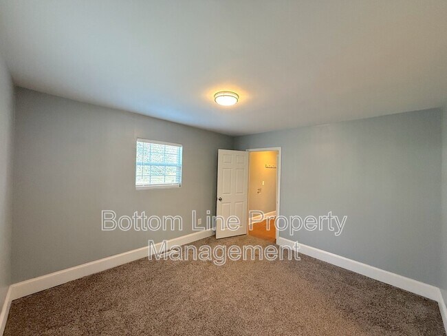 Building Photo - 1215 Milton Ave