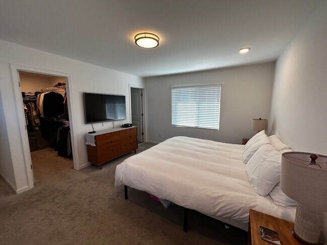 Building Photo - Beautiful 3 Bedroom Home for Rent