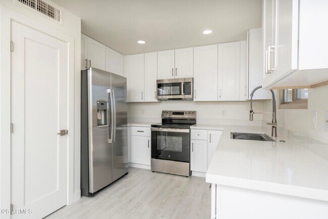 Building Photo - 17901 N Lupine Trail