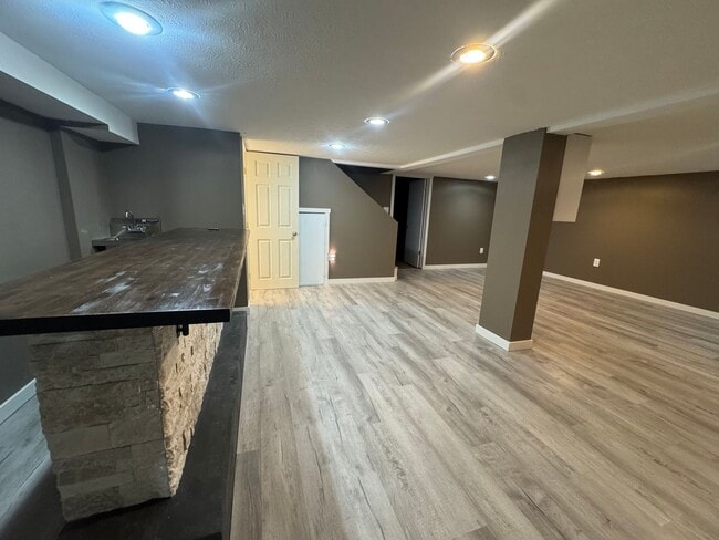 Building Photo - ROOM TO ROAM