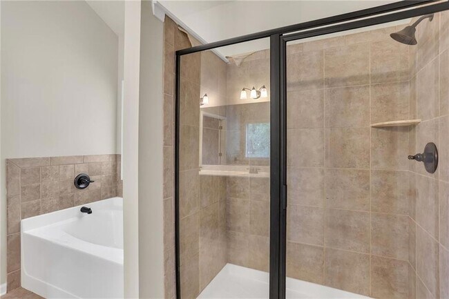 Building Photo - 568 Garden View Ct