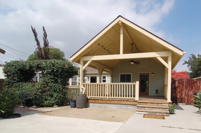 Building Photo - 3032 Glenhurst Ave