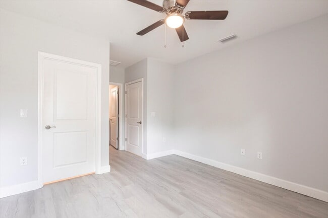 Building Photo - BRAND NEW Construction, 3 bed / 2 bath Ren...