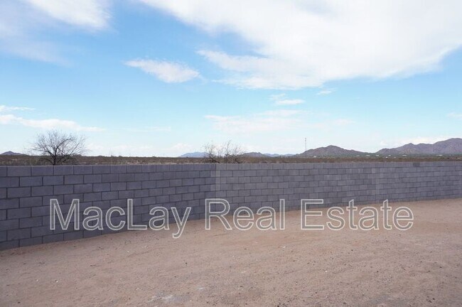 Building Photo - 680 N Crowned Dove Trail