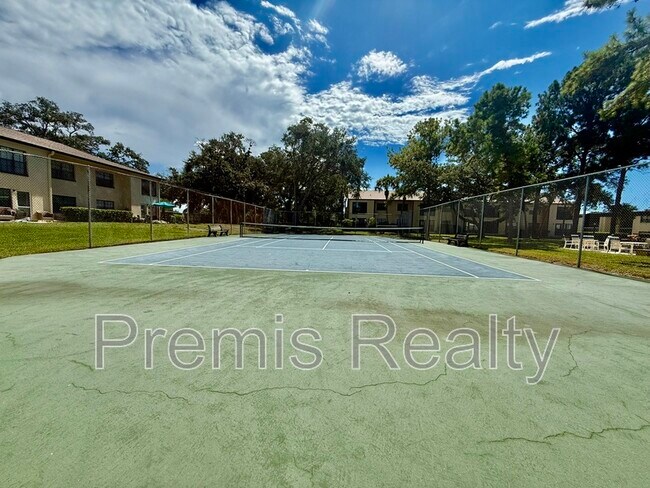 Building Photo - 2400 Winding Creek Blvd