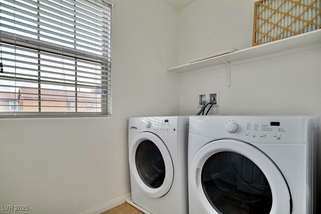 Building Photo - 6624 Salt Pond Bay St
