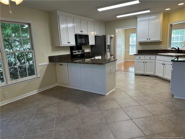 Building Photo - 2827 Beringer Dr