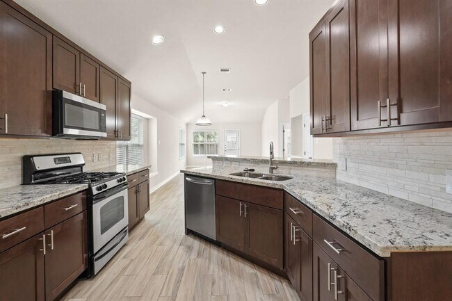 Building Photo - 10918 Barker View Dr