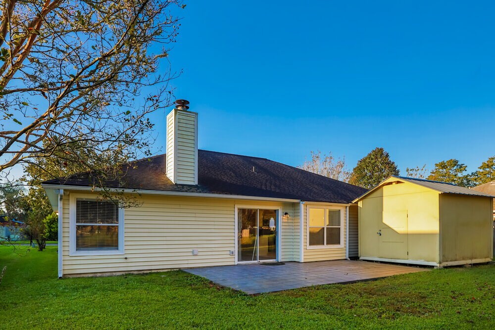 Building Photo - 9099 Rockpond Meadows Dr