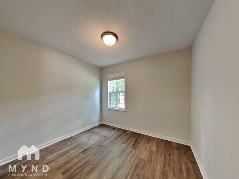Building Photo - 2036 Ballston Pl