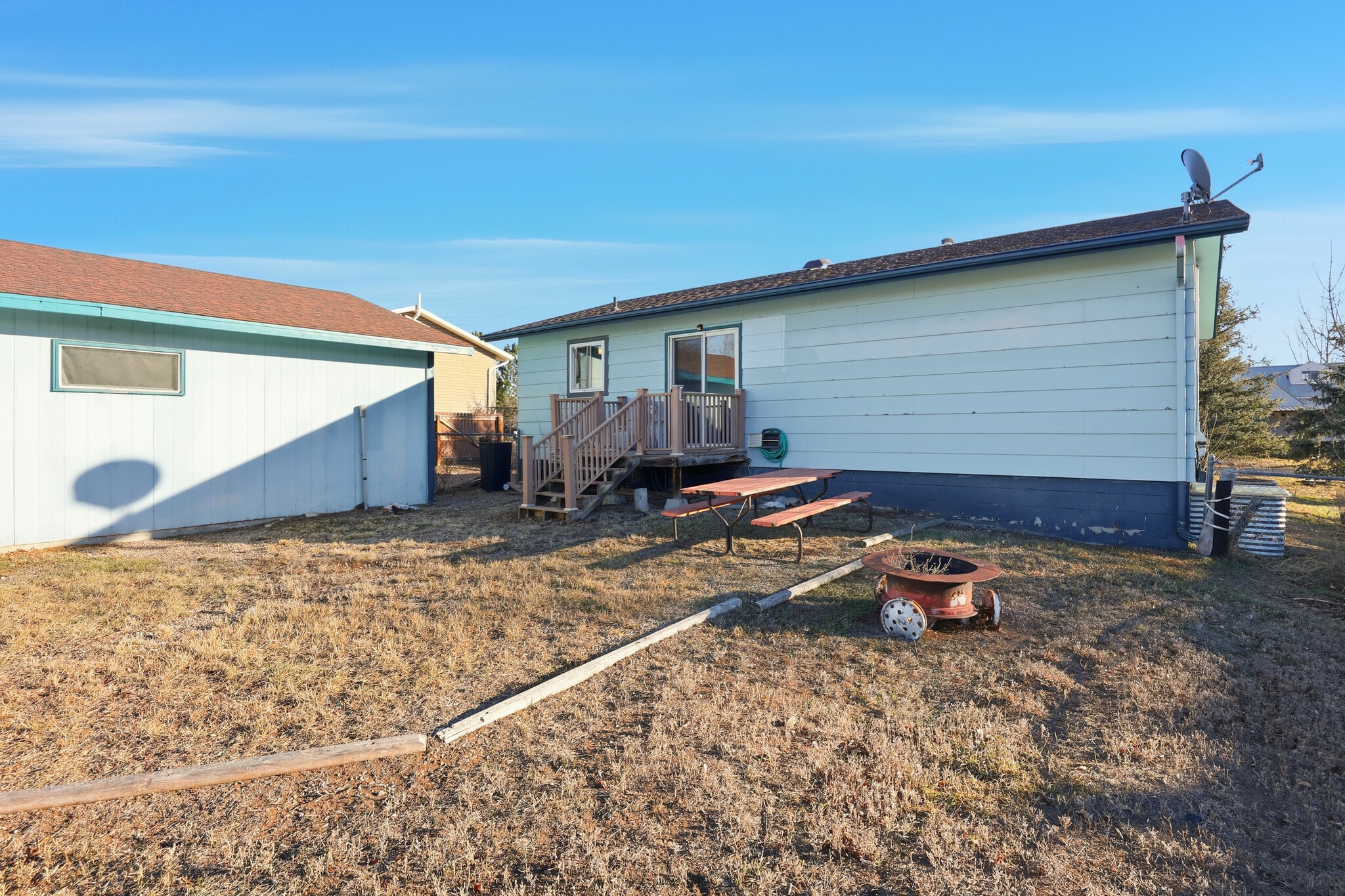 Building Photo - 1731 Sharp Dr