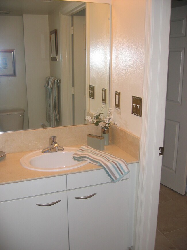 Building Photo - 2080 S Ocean Dr