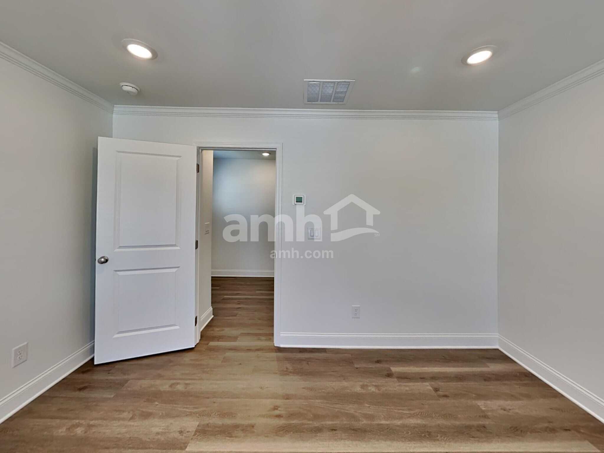 Building Photo - 1025 Highland Walk