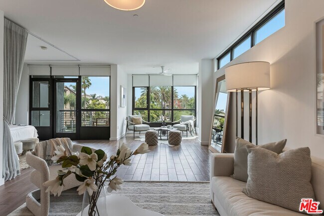 Building Photo - 13045 Pacific Promenade