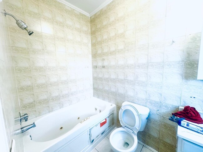 Building Photo - 30 Whitman Ave