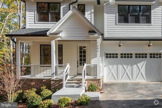 Building Photo - 1606 Upton Scott Way