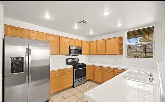Building Photo - Two Bedroom Condo