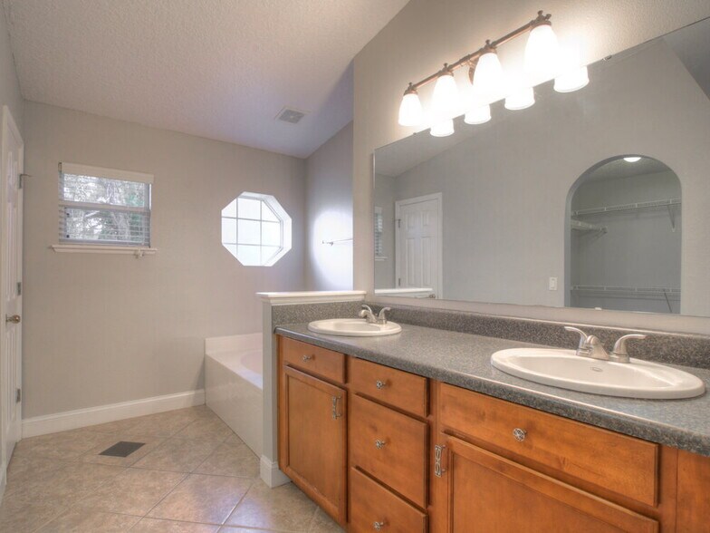 Building Photo - 1143 Biltsdale Ct