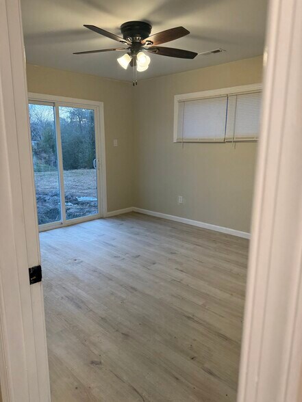 Building Photo - 901 Haledon Rd