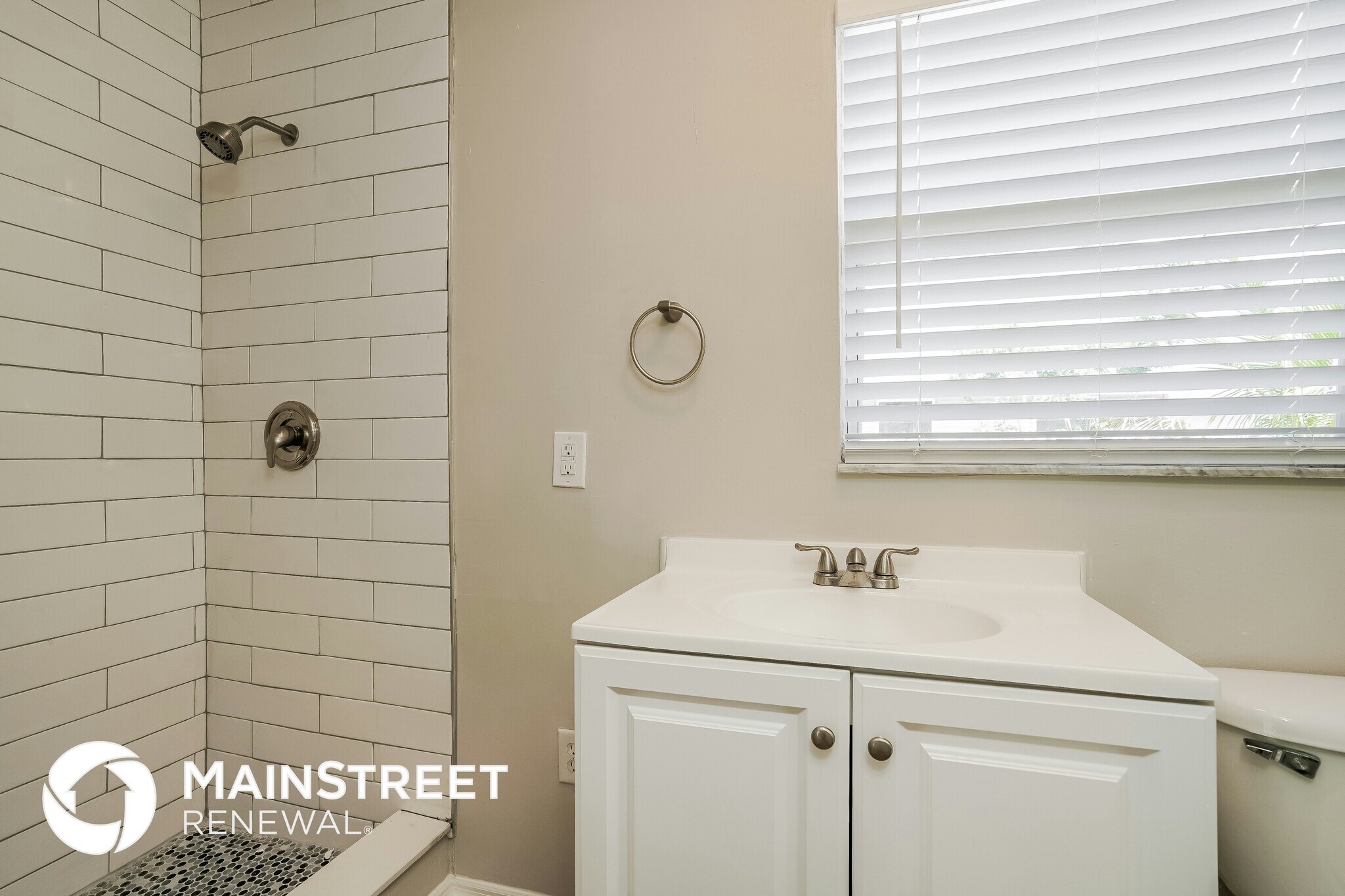 Building Photo - 5107 5th St W