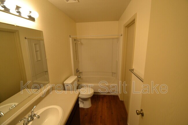 Building Photo - 233 E Hill Avenue