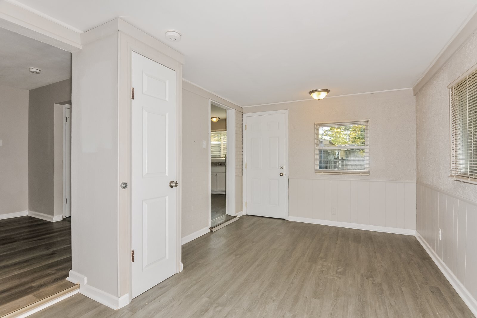 Building Photo - 327 Wedge Dr