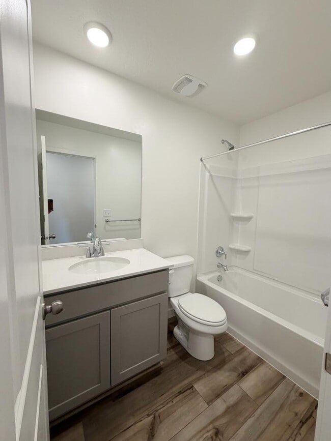 Building Photo - 496 S 1140 W