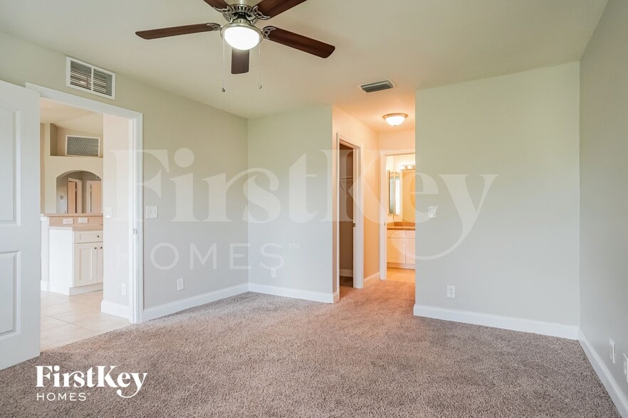 Building Photo - 3215 41st St SW